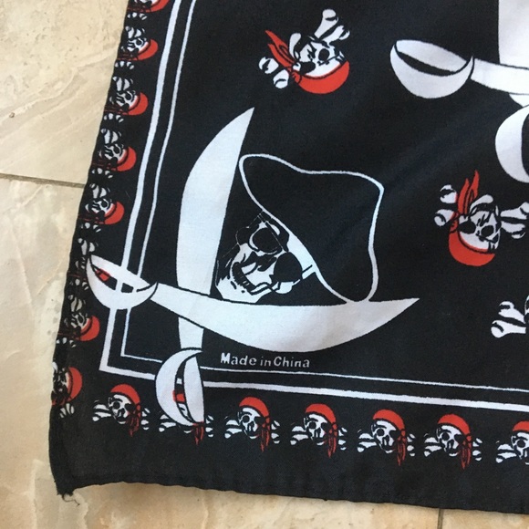 Jolly Rogers Pirate Skull Black Bandana Rag - Picture 2 of 3